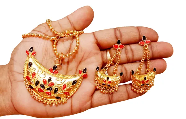 Assamese_Traditional_Gold_Plated_Red_Black_Colour_Joonbiri_Chain_Jewellery_Set_For_Women